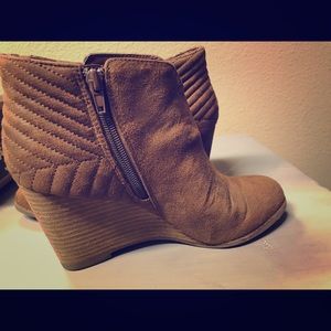 Carlos Santana Brown Suede Ankle Boots